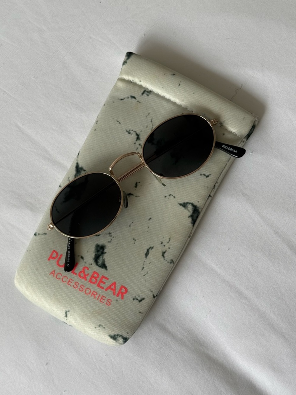 Pull&Bear Oval Black Lens Sunglasses with Gold Frame